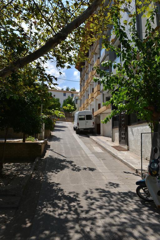 Mideia Hotel Levádeia Esterno foto