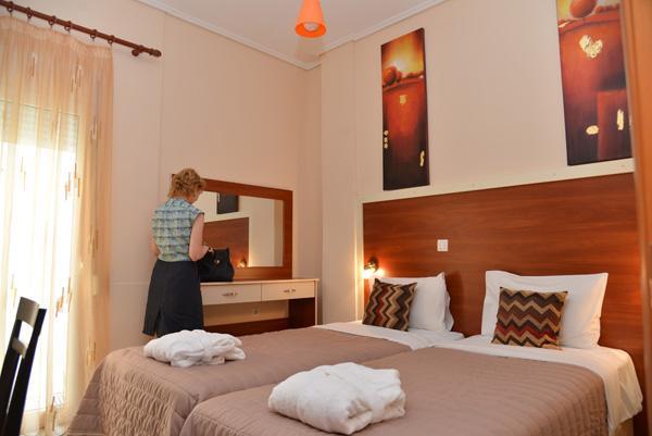 Mideia Hotel Levádeia Esterno foto